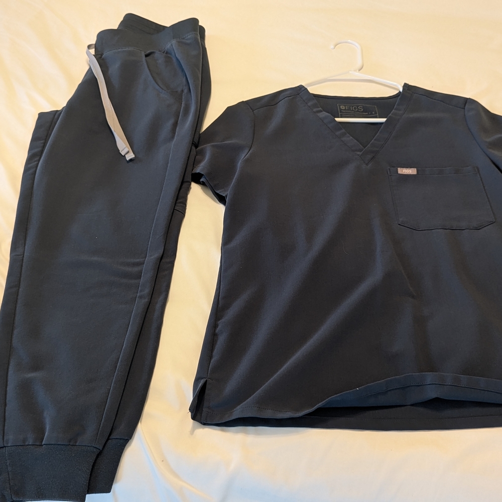 💙🩶Figs Dark Harbor Scrub Set with 1 Pocket Top and Jogger Pants💙🩶